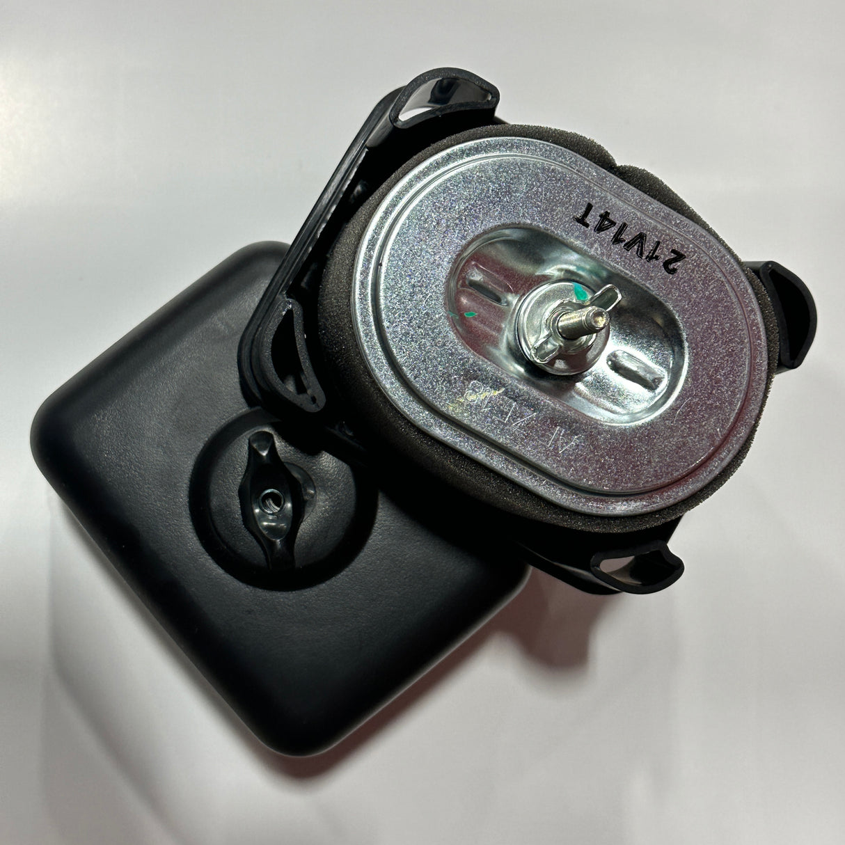 Genuine Honda GX120 GX160 Engine Air Filter Cleaner Assembly New 17210-z4m-821