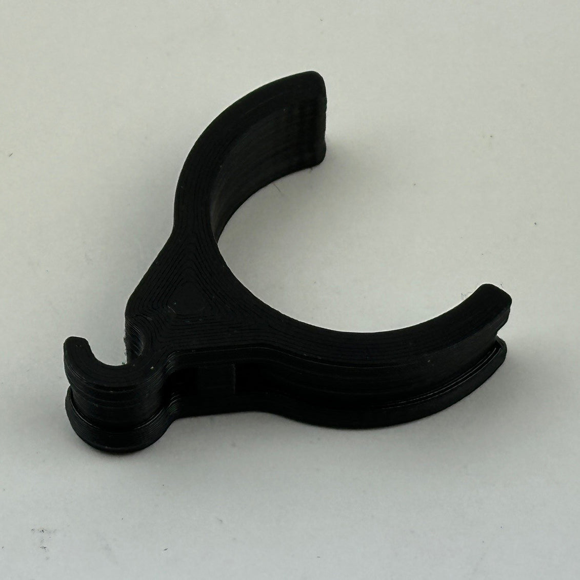 Plastic Throttle Cable Housing Clip for 3/16" od or 5mm Plastic tube - frame bar 25-32mm or 1"-1 1/8" KBP3121